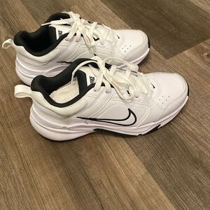 Nike monarch